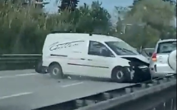 Suv contromano autostrada video