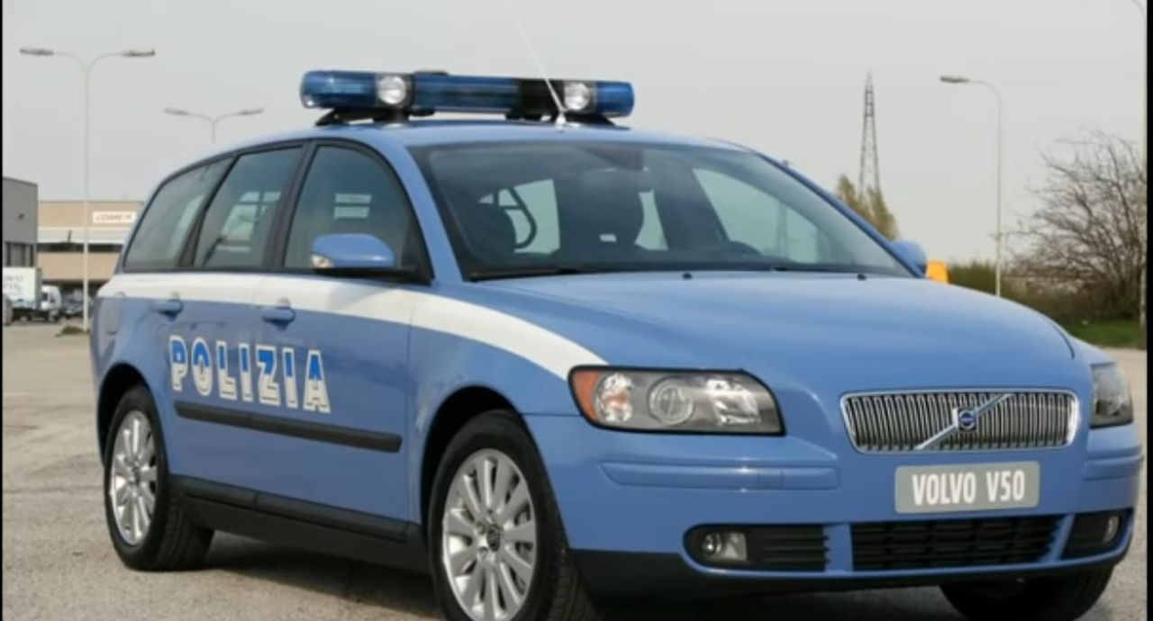 Polizia vandali roma danneggiamenti