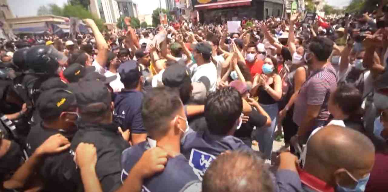 Tunisia proteste (screenshot Youtube)