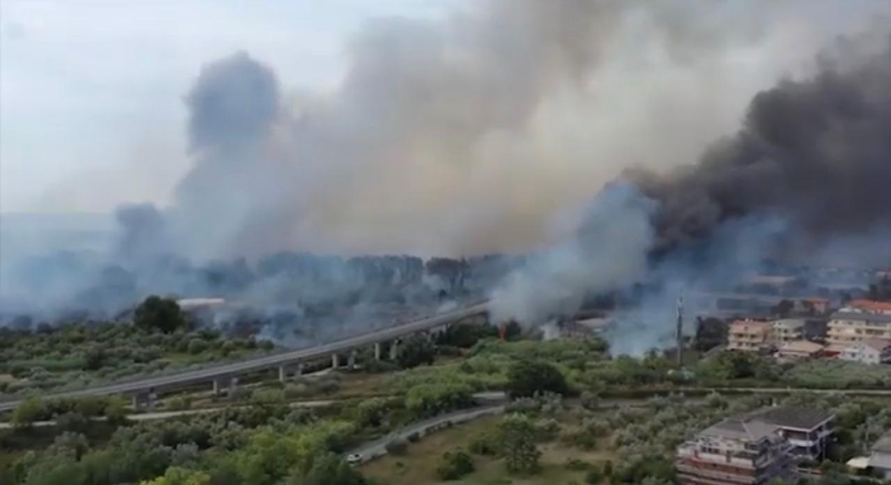 abruzzo in fiamme