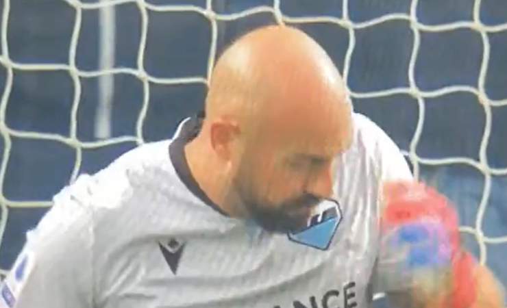 Pepe Reina dolorante