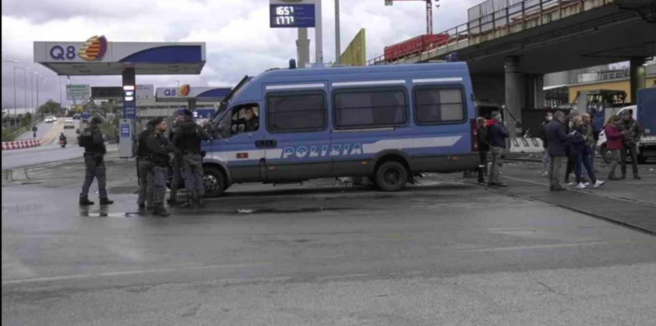 Polizia porto Genova sgomberato