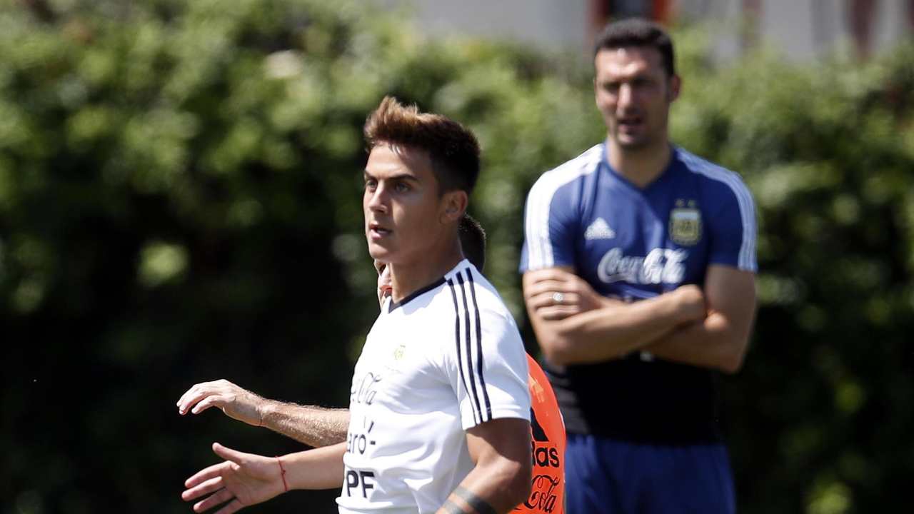 Dybala con Scaloni