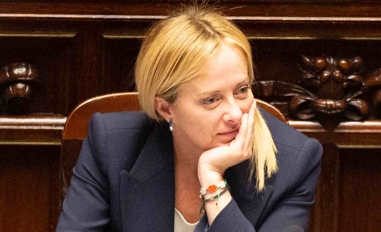 Dopo la fiducia da parte della Camera, oggi è il turno del Senato con il presidente del Consiglio Giorgia Meloni che è arrivata a Palazzo Madama per la fiducia al suo governo.