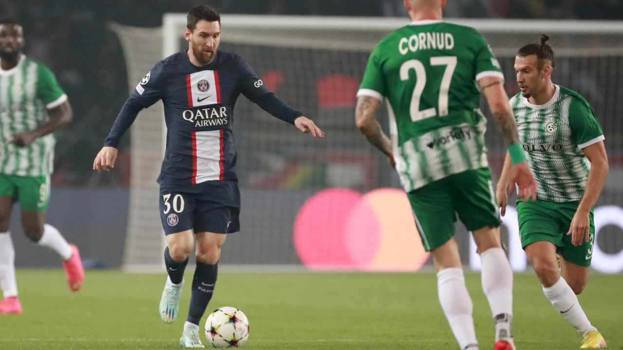 Messi col pallone tra i piedi