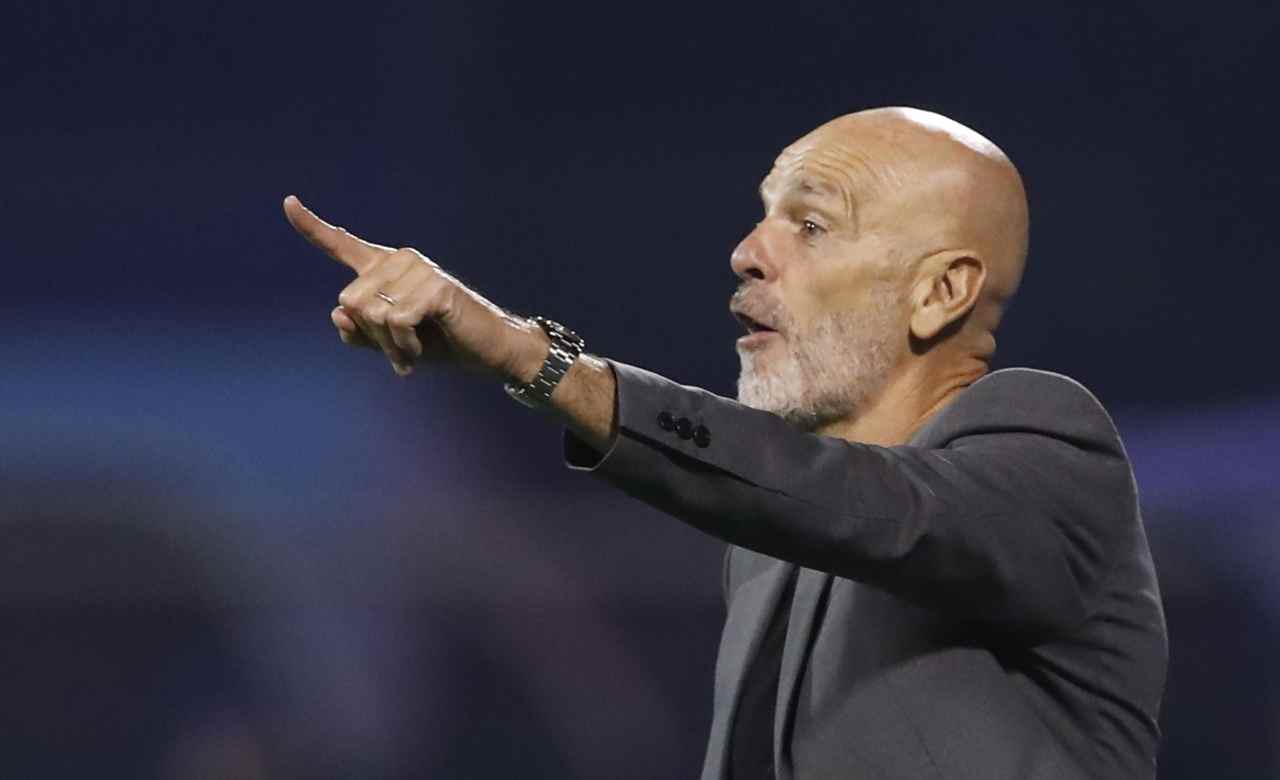 Stefano Pioli dà indicazioni durante Dinamo Zagabria-Milan (ANSA)