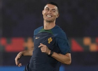 Ronaldo sorride