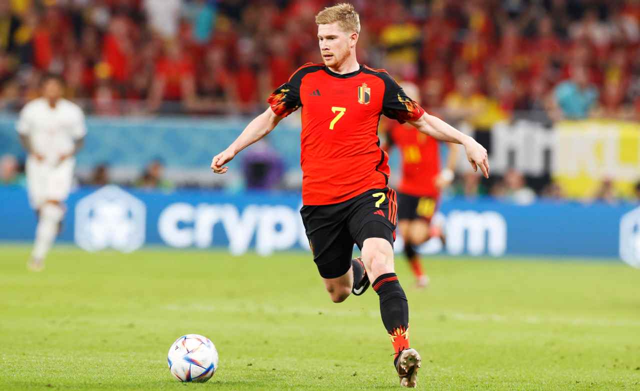 De Bruyne porta palla 