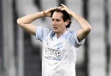 John Elkann pensieroso