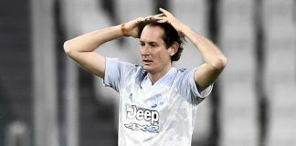 John Elkann pensieroso