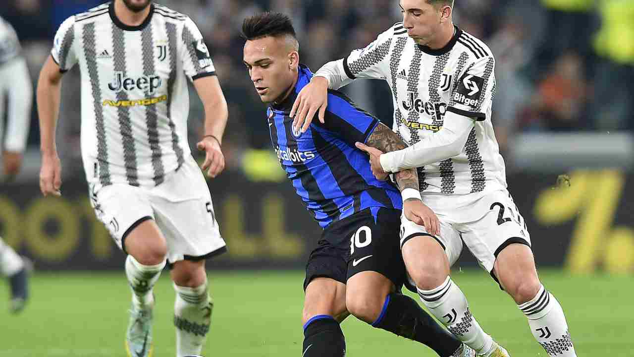 Lautaro in campo con l'Inter