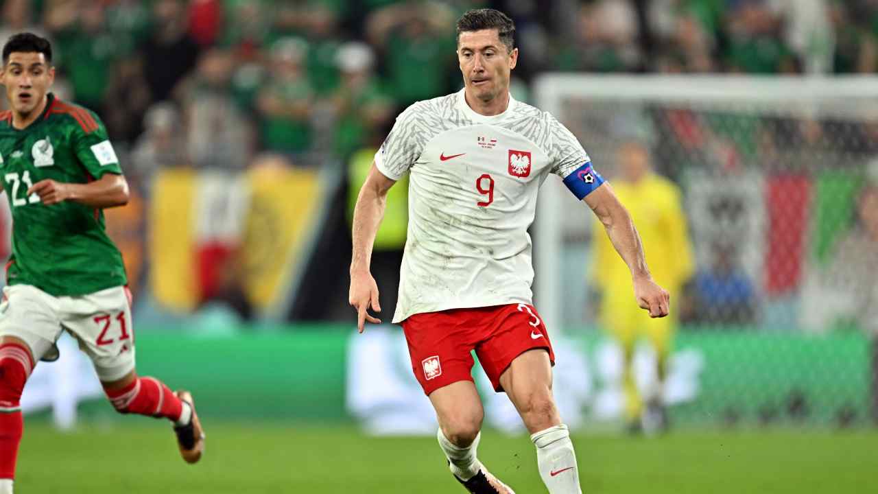 Lewandosky in campo con la Polonia