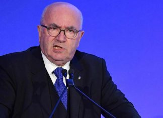 Tavecchio al microfono