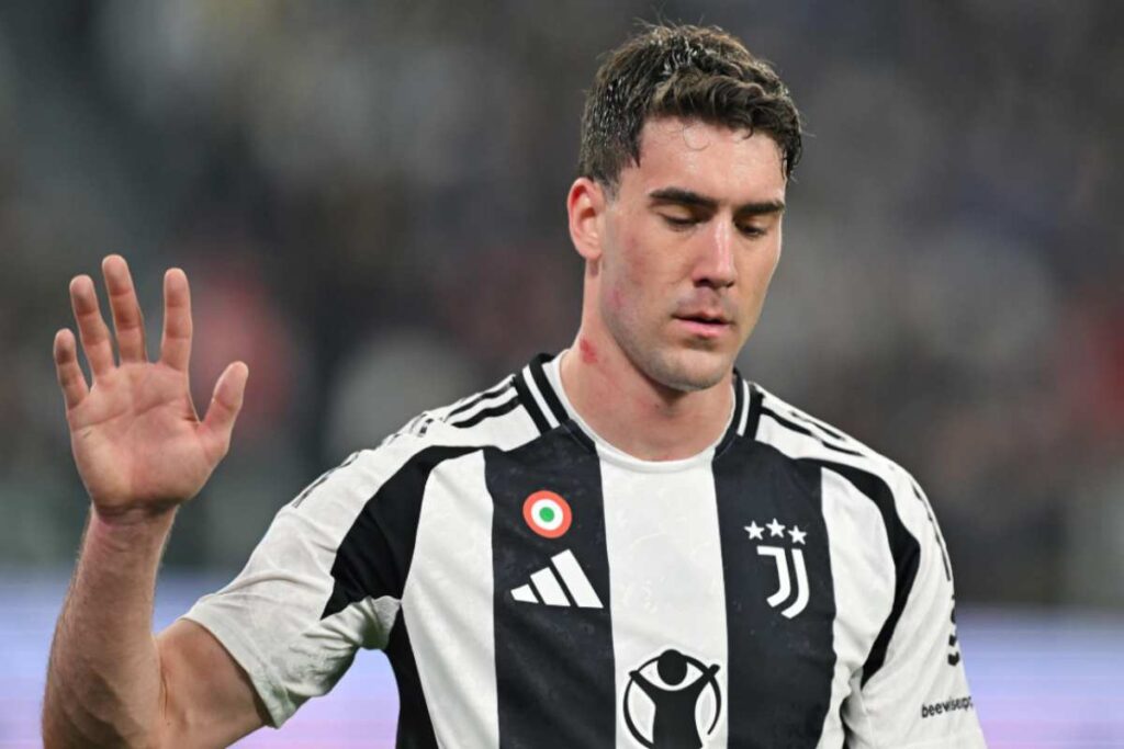 Vlahovic saluta la Juve, svelato in diretta il nuovo numero 9 bianconero